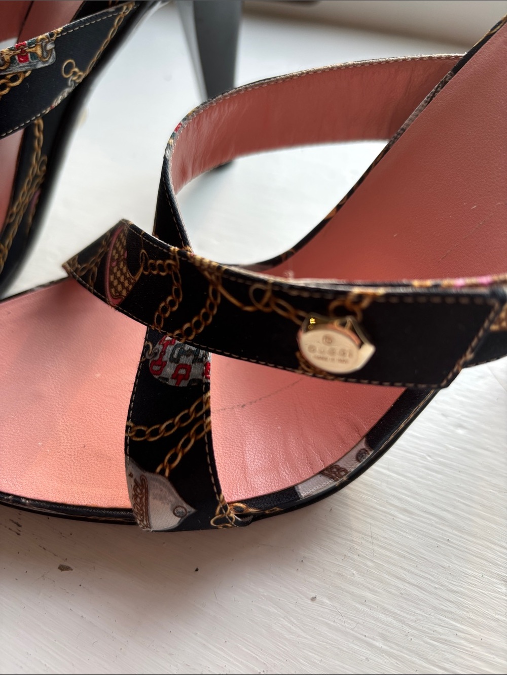 Gucci Black Logo Print Open-Toe High Heel Mules with Pink Insole - Picture 2 of 5